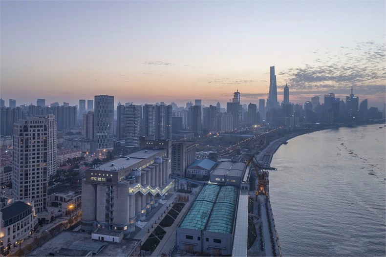 从上海年鉴中看城市工业遗存改造